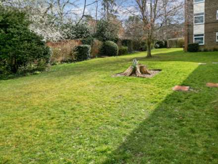 Sarum Court, Reading, Image 10