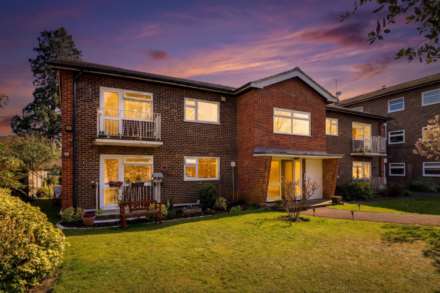 Sarum Court, Reading, Image 11