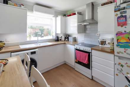 Sarum Court, Reading, Image 2