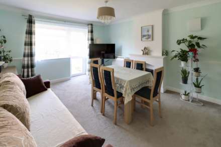 Sarum Court, Reading, Image 5