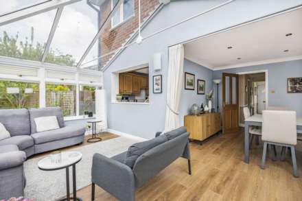 Goodwin Close, Calcot, Image 8