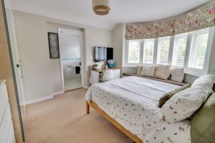 Church Road, Earley, Image 17