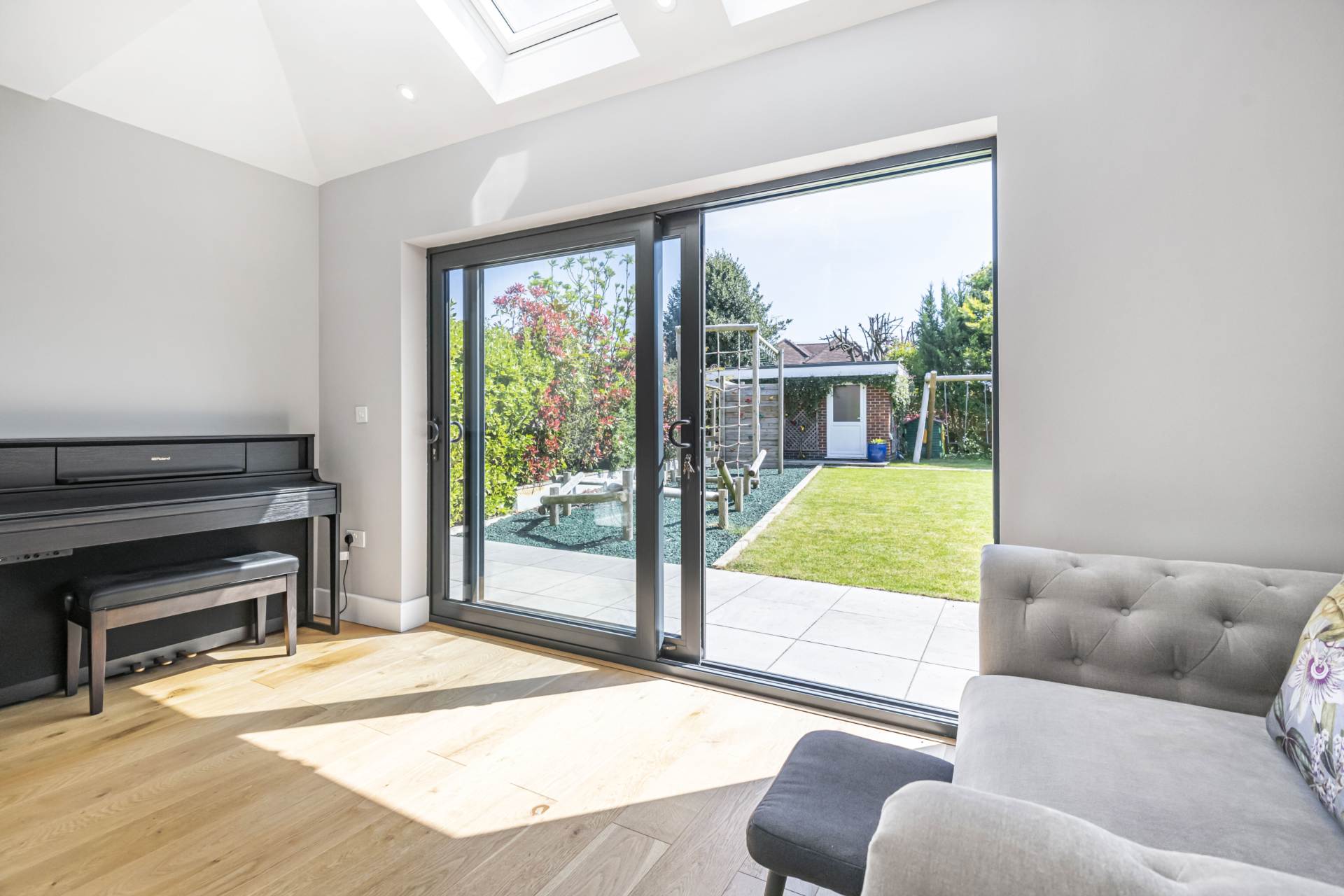 Hilltop Road, Earley, Image 8