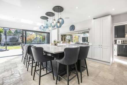Hilltop Road, Earley, Image 11