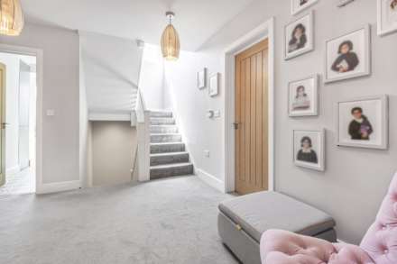 Hilltop Road, Earley, Image 14