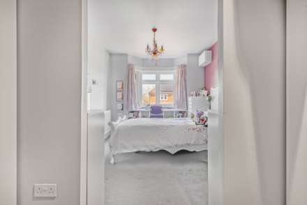 Hilltop Road, Earley, Image 15