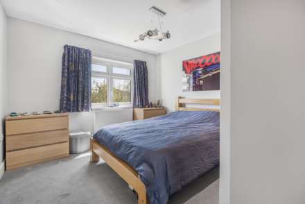 Hilltop Road, Earley, Image 17