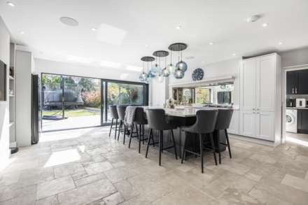 Hilltop Road, Earley, Image 2