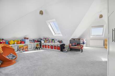 Hilltop Road, Earley, Image 21