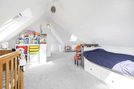 Hilltop Road, Earley, Image 22
