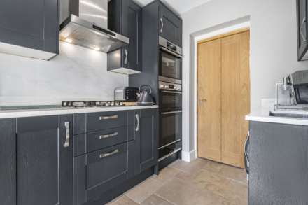 Hilltop Road, Earley, Image 9
