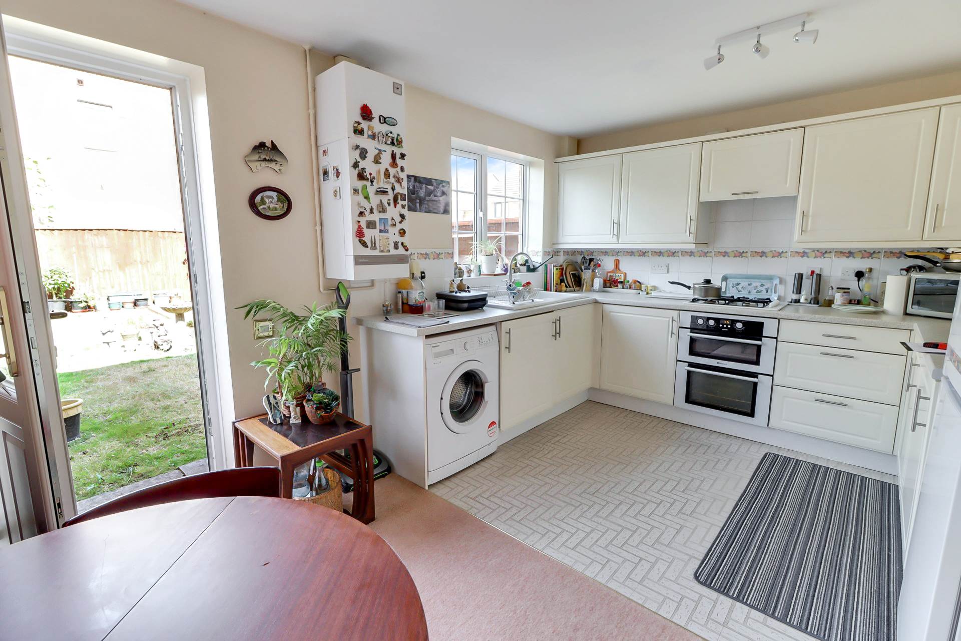 Chesterment Way, Reading, Image 3