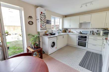 Chesterment Way, Reading, Image 3