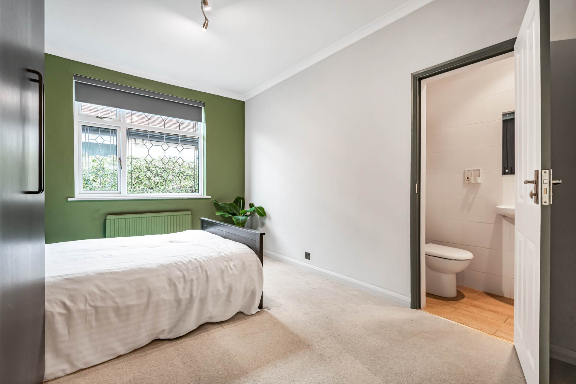 Meadow Road, Earley, Image 7