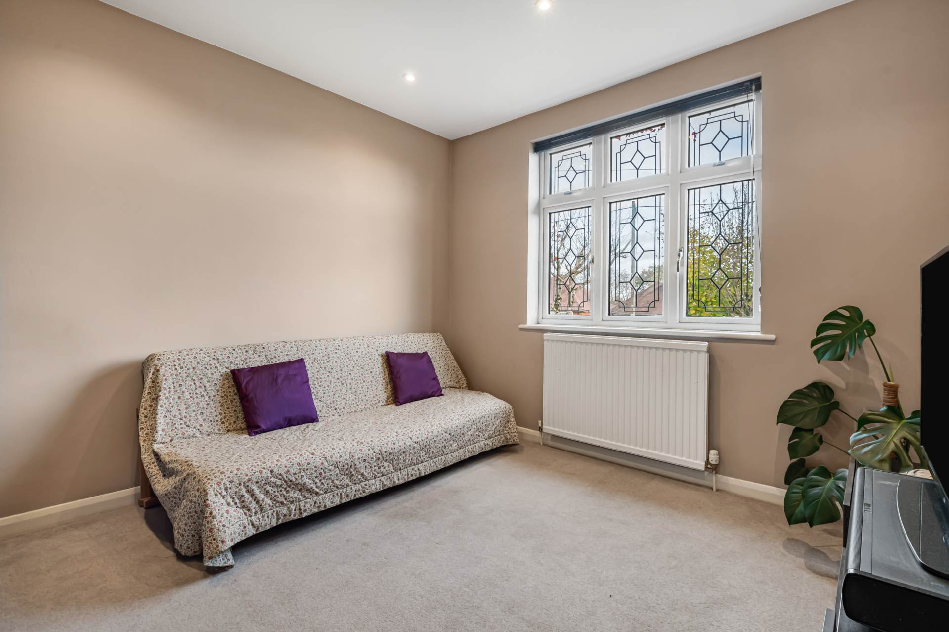 Meadow Road, Earley, Image 9