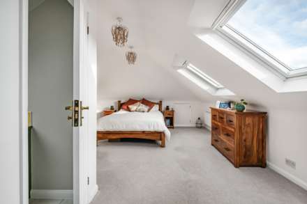 Meadow Road, Earley, Image 13