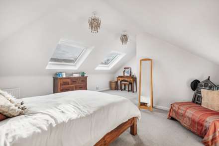 Meadow Road, Earley, Image 14