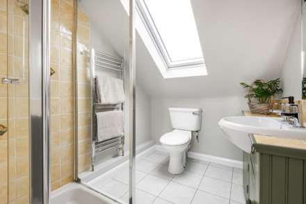 Meadow Road, Earley, Image 16