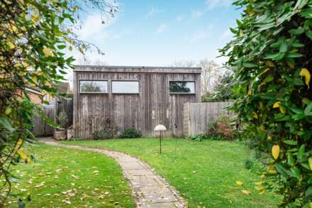 Meadow Road, Earley, Image 17