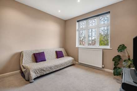 Meadow Road, Earley, Image 9