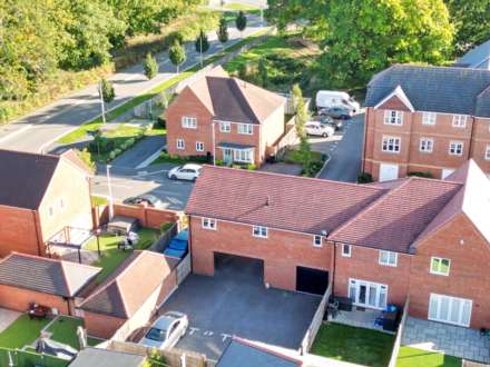 Equestrian Court, Arborfield Green, Image 10