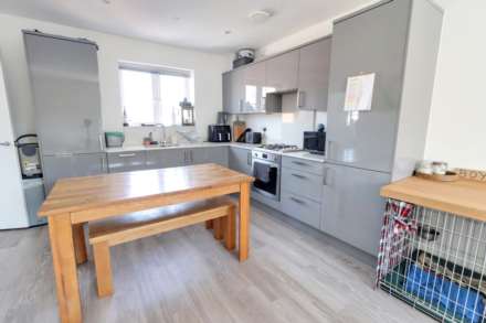 Equestrian Court, Arborfield Green, Image 3