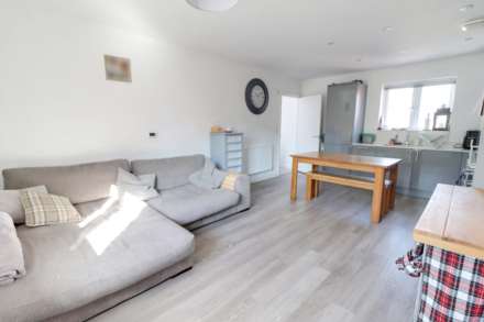 Equestrian Court, Arborfield Green, Image 4