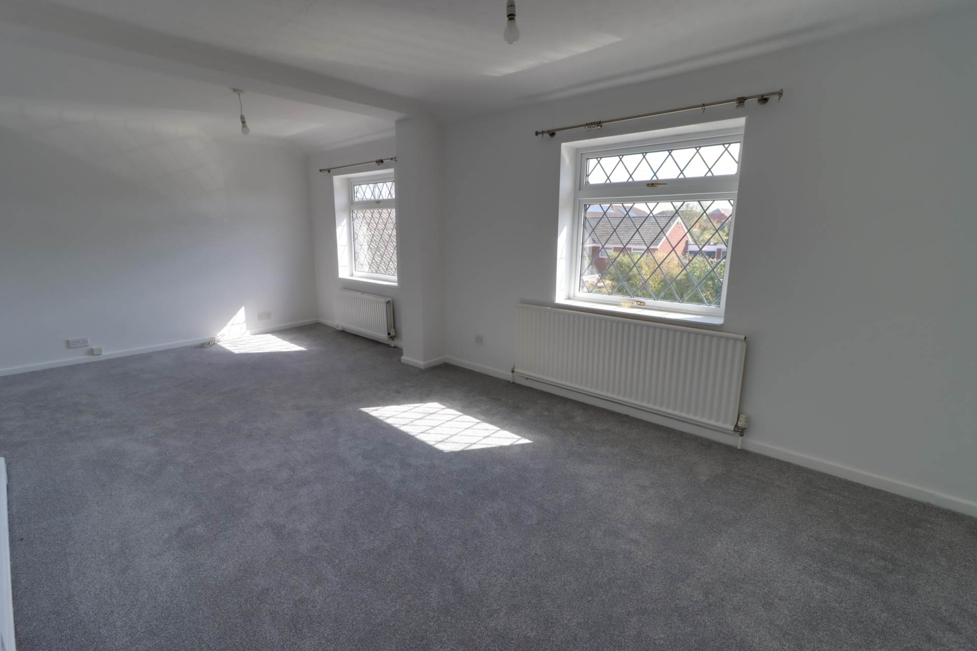 Woodpecker Close, Reading, Image 10