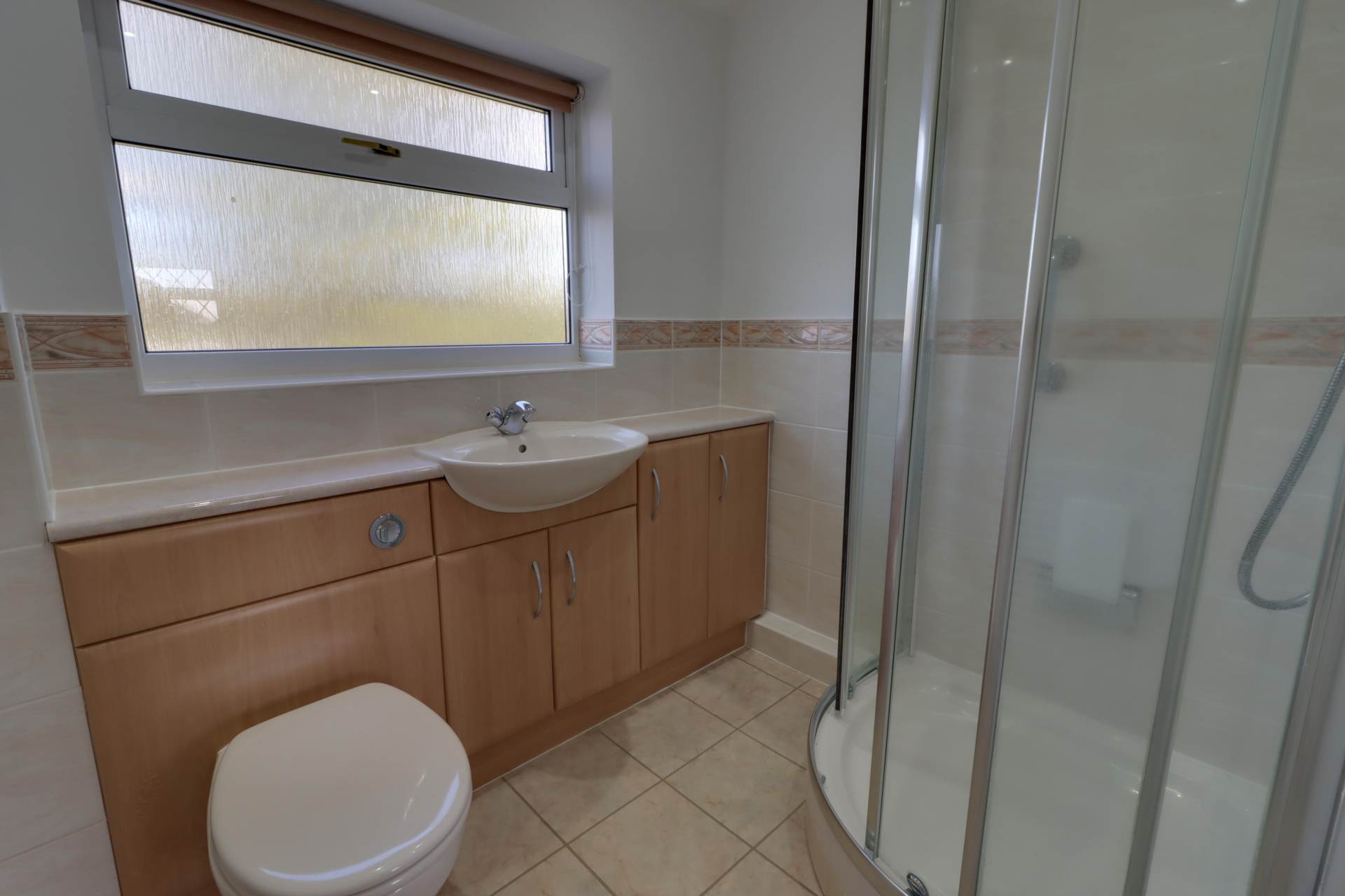 Woodpecker Close, Reading, Image 11