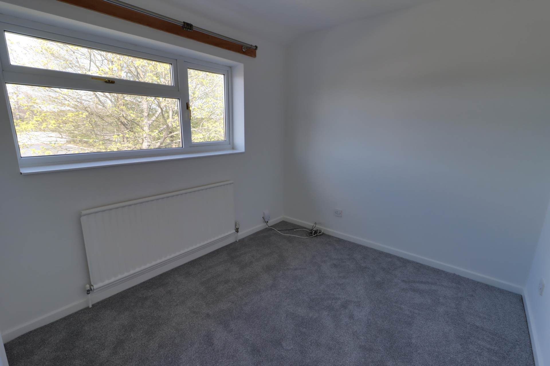 Woodpecker Close, Reading, Image 13