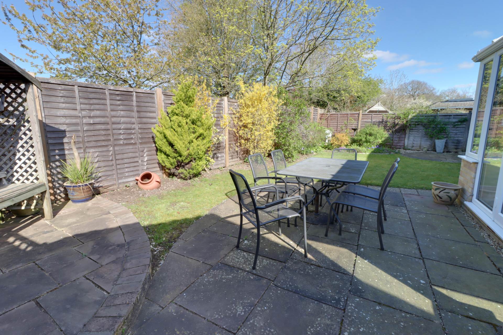 Woodpecker Close, Reading, Image 16