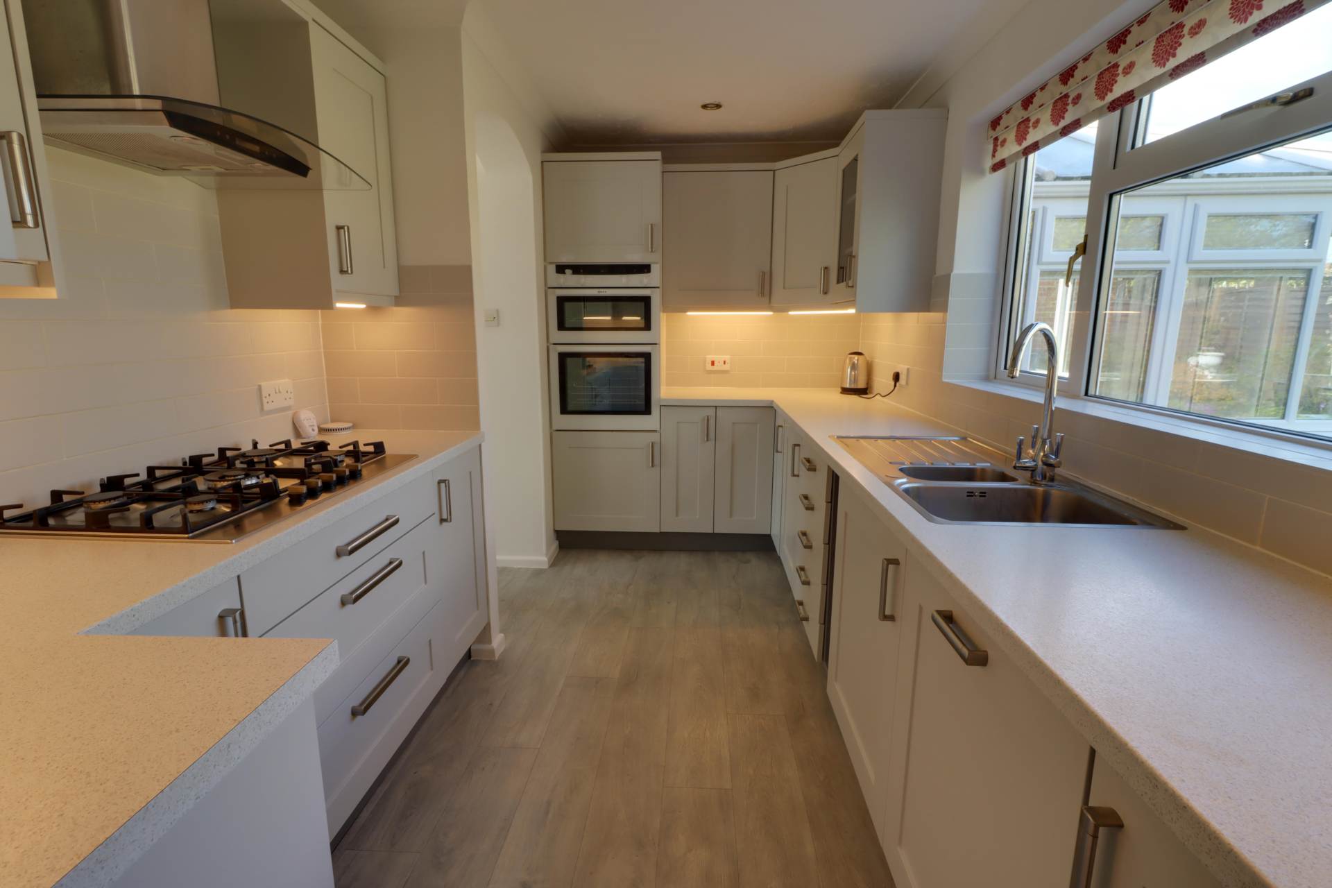 Woodpecker Close, Reading, Image 6