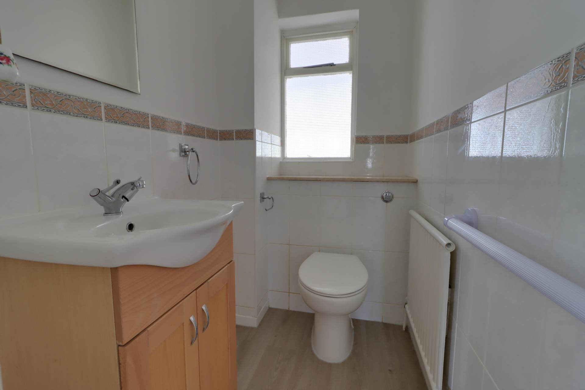 Woodpecker Close, Reading, Image 9