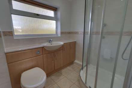 Woodpecker Close, Reading, Image 11