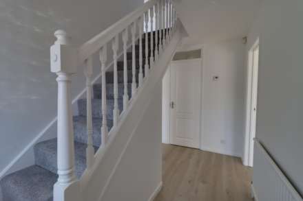 Woodpecker Close, Reading, Image 2