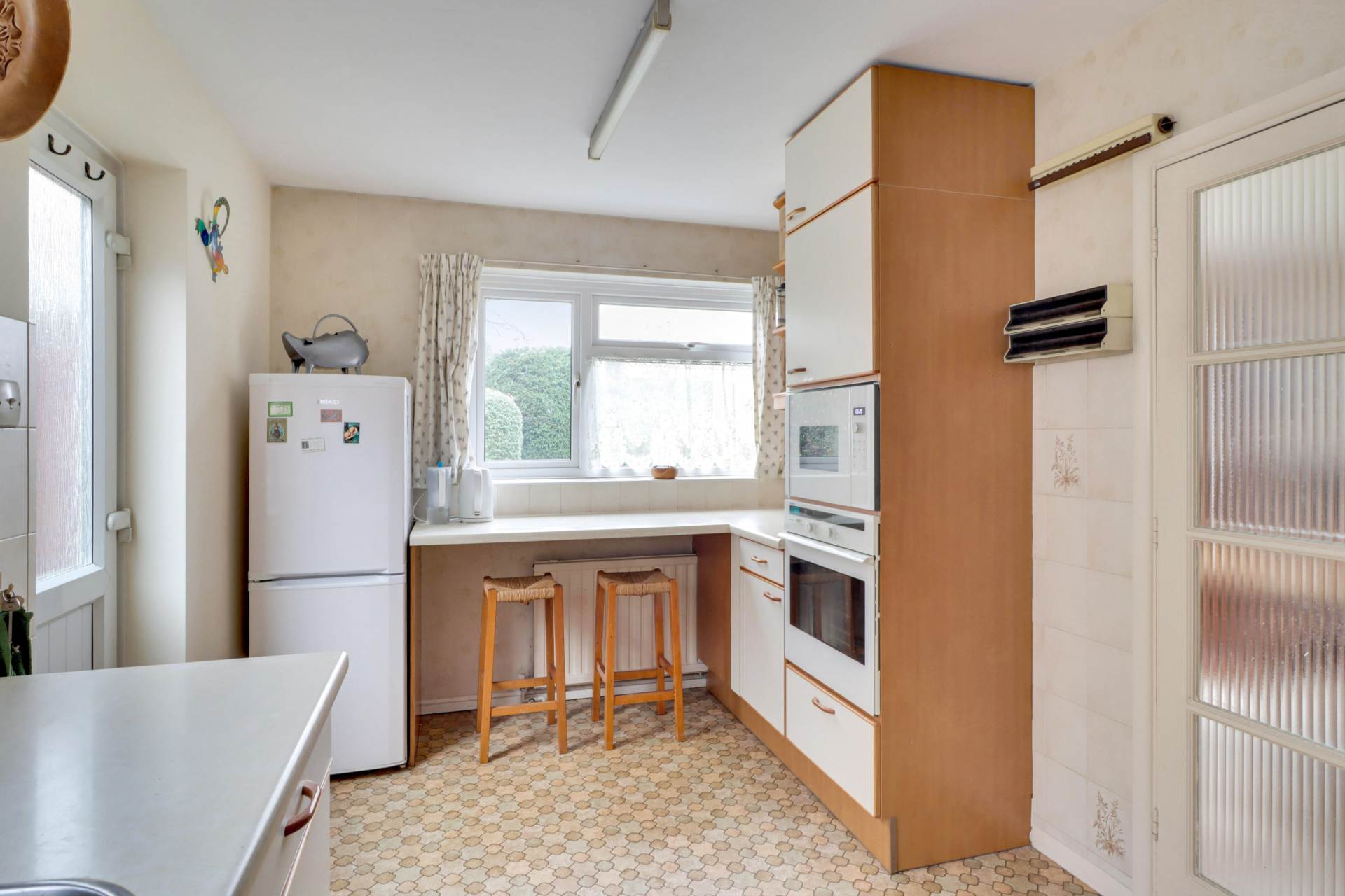 Western Ave, Woodley, Image 13