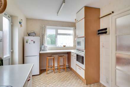 Western Ave, Woodley, Image 13