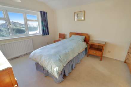 Western Ave, Woodley, Image 14