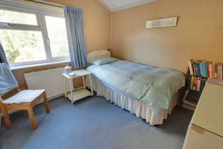 Western Ave, Woodley, Image 16