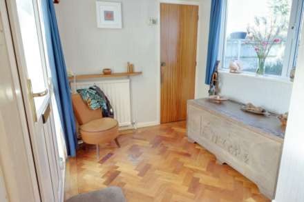 Western Ave, Woodley, Image 7