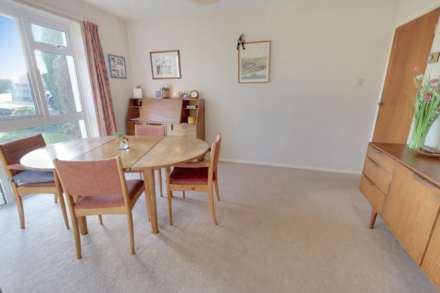 Western Ave, Woodley, Image 9