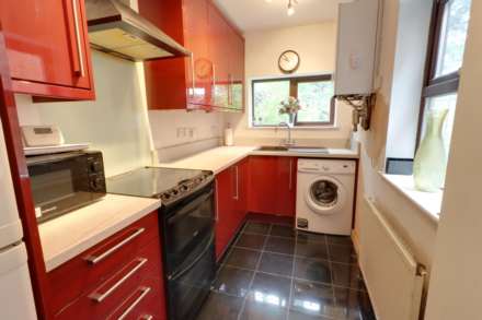Tuns Hill Cottages, Reading, Image 4