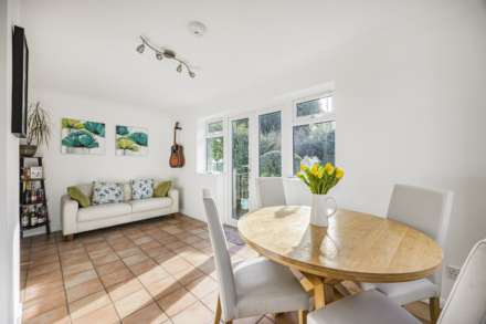 Silverdale Road, Earley, Image 11