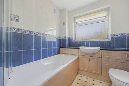 Nash Close, Earley, Image 14