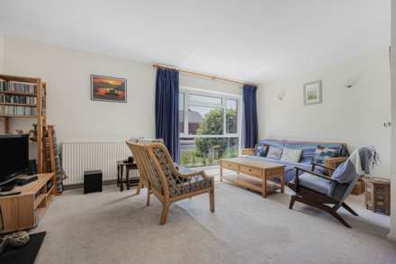 Nash Close, Earley, Image 2