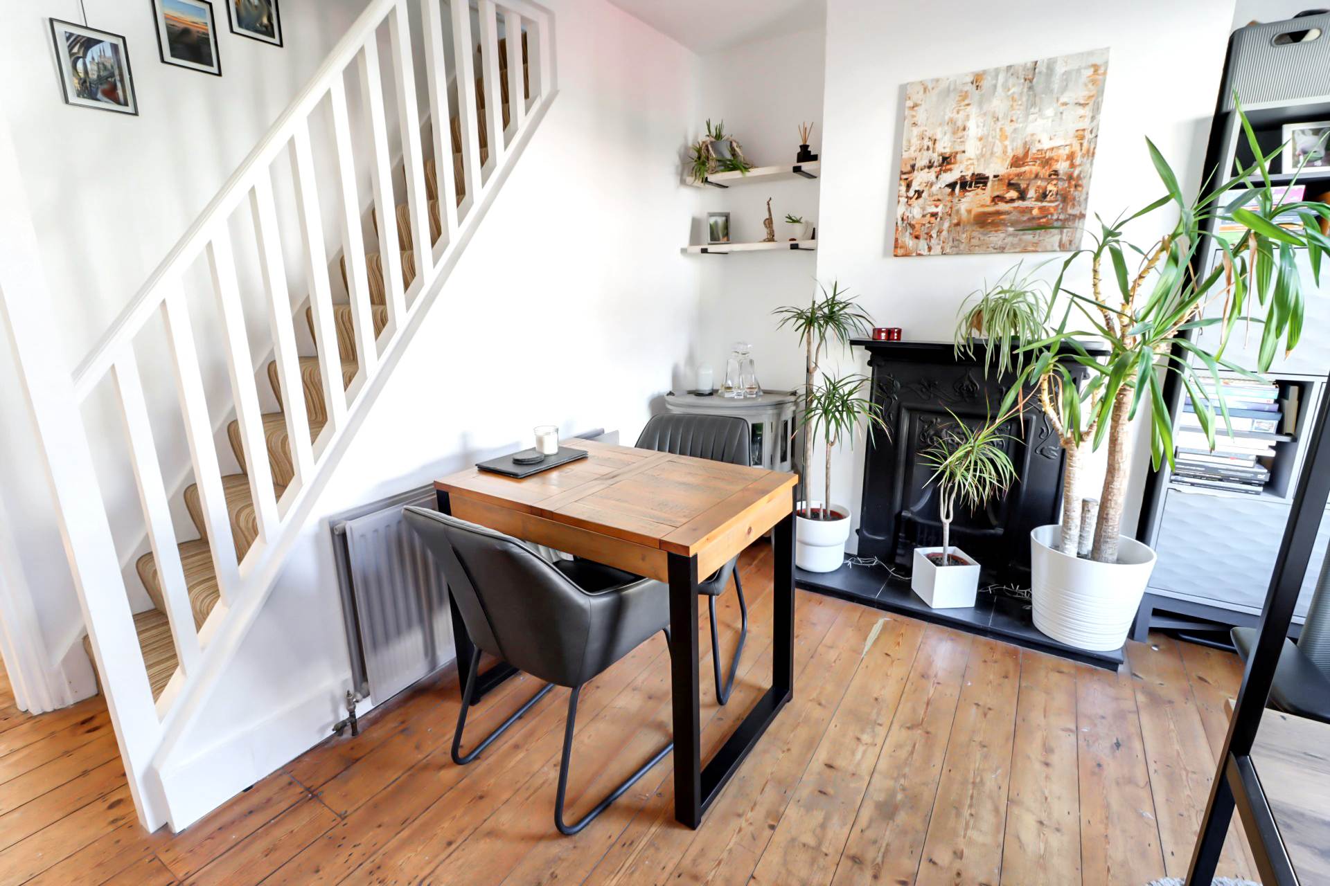 Elgar Road, Reading, Image 2