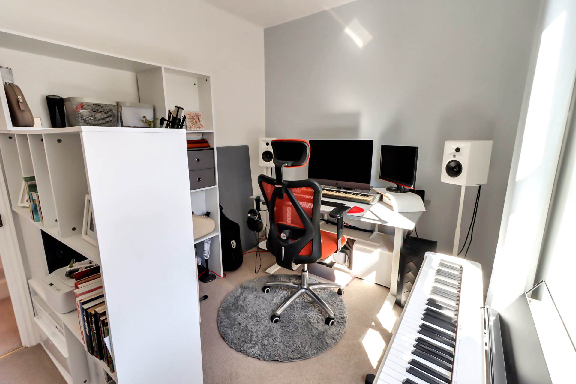 Elgar Road, Reading, Image 9