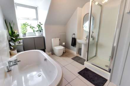 Elgar Road, Reading, Image 10