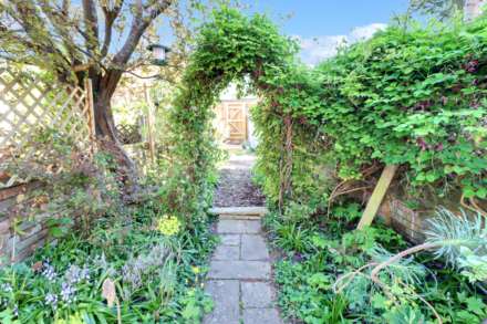 Elgar Road, Reading, Image 13