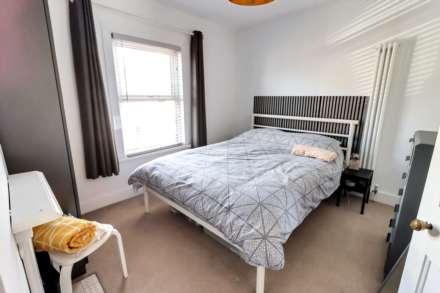 Elgar Road, Reading, Image 8